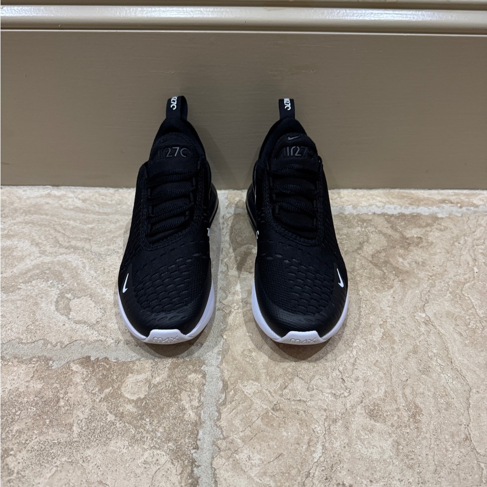 Brand New Kids Nike Air Max 270 – Size 4Y